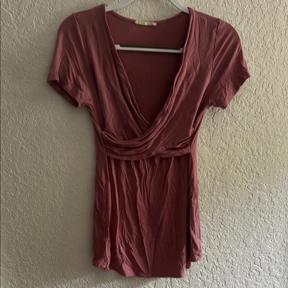 Mauve Crossover Maternity Nursing Top small - Picture 3 of 5